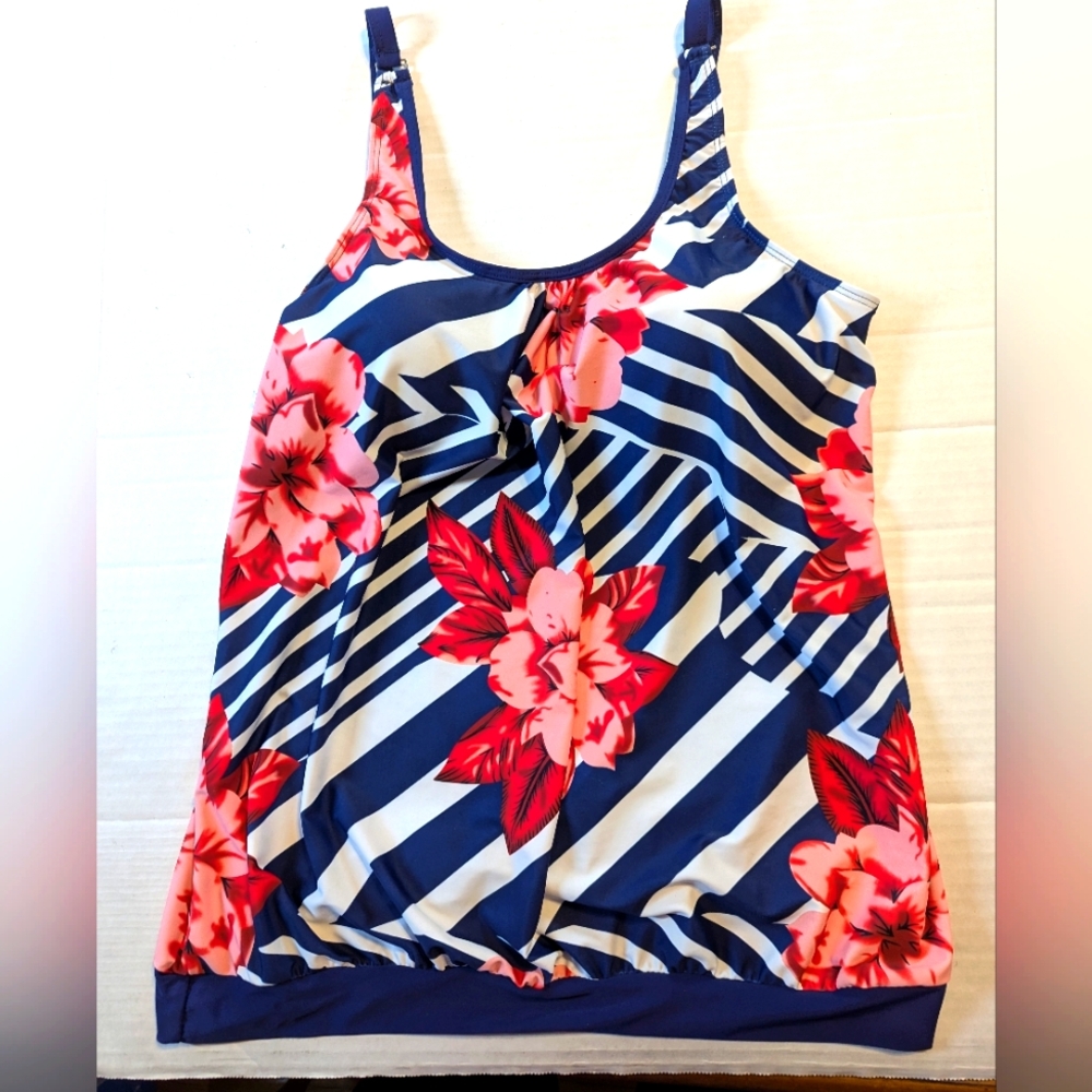 Womans Tankini Padded Bathing Suit Top Size XL